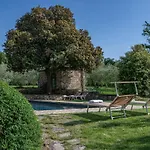 Mezzola - Tuscan Escape With Pool