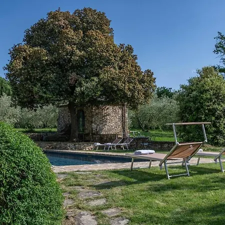 Mezzola - Tuscan Escape With Pool