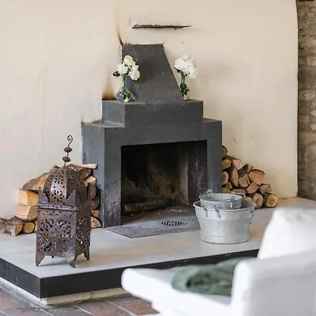 Villa Mezzola - Tuscan Escape With Pool