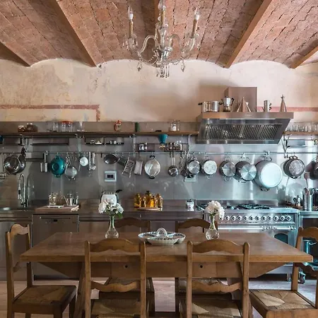 Villa Mezzola - Tuscan Escape With Pool *